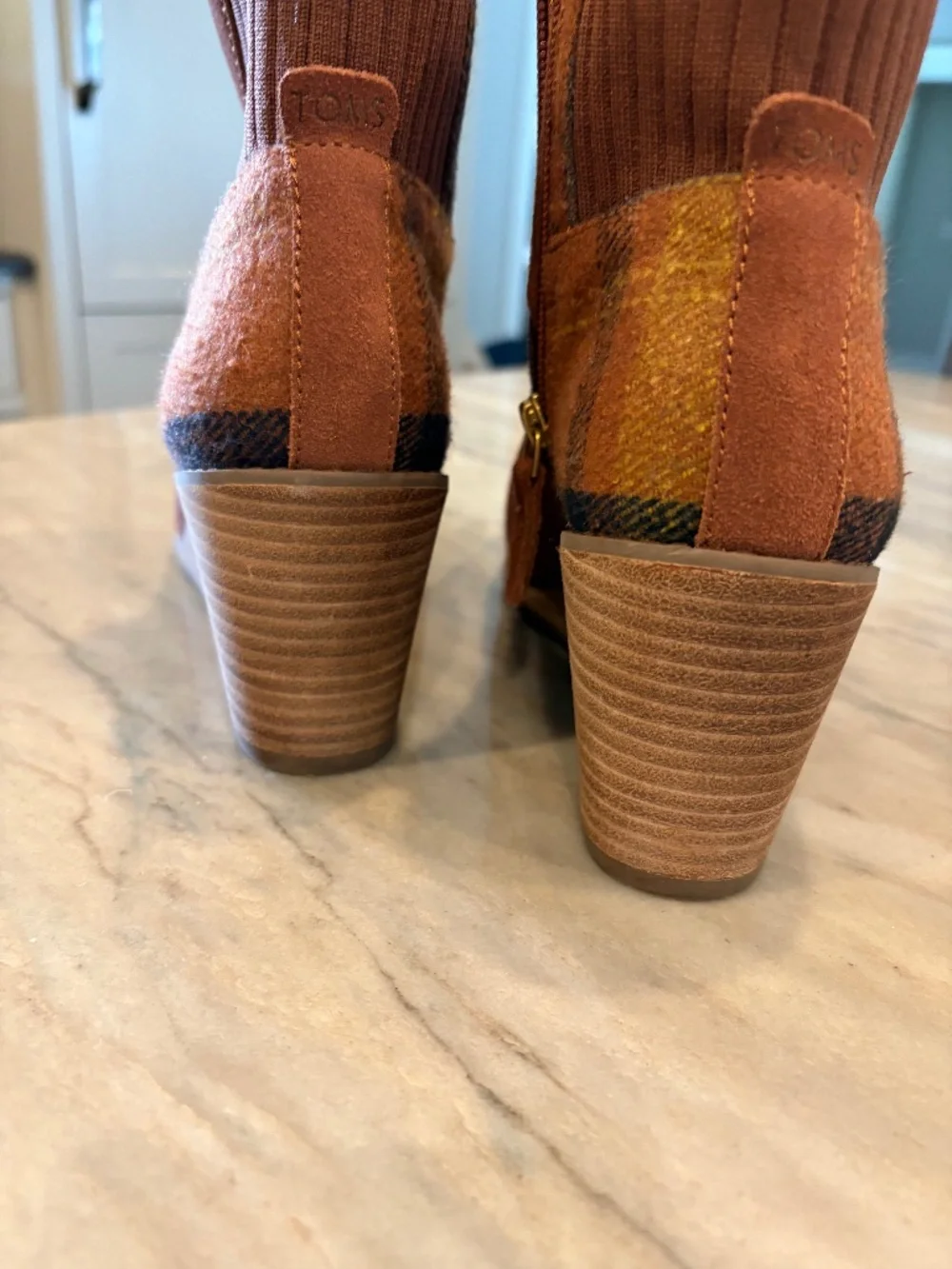 Toms rust suede